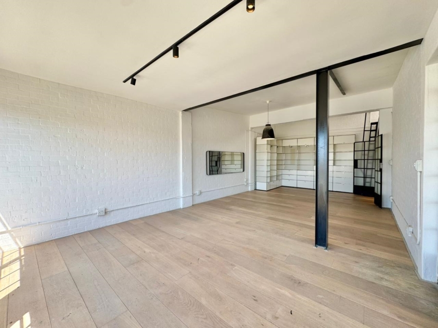 1 Bedroom Property for Sale in Woodstock Western Cape